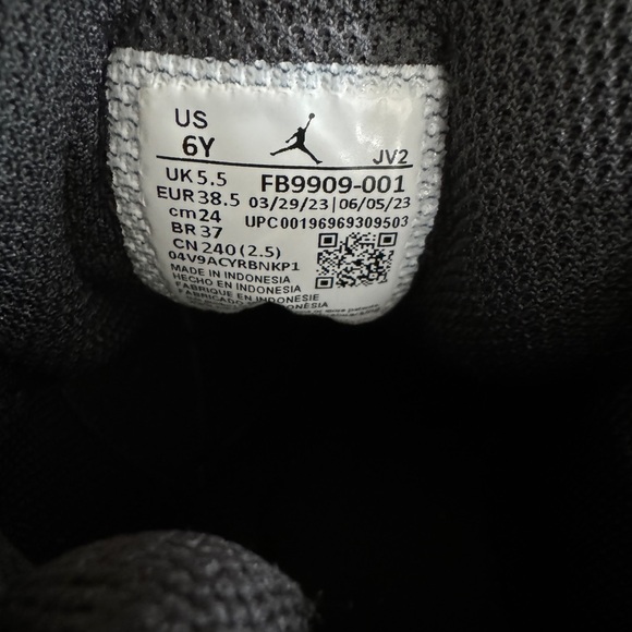 Nike - Jordan 1 Mid SE - Big Kids - Panda Elephant - Picture 7 of 9